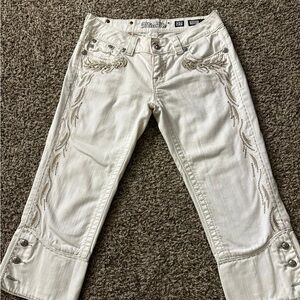 Women's White Miss Me capri jeans